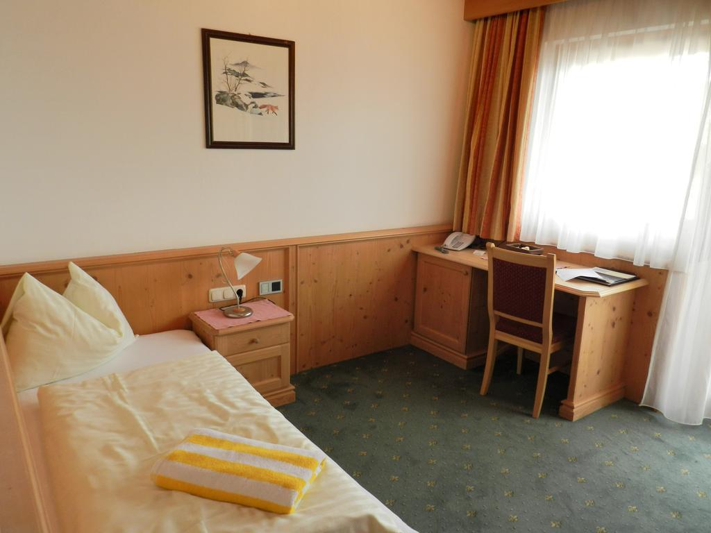 Hotel Hubertus mit Erlebnislandgasthof Reitherwirt Kitzbühel Zimmer foto